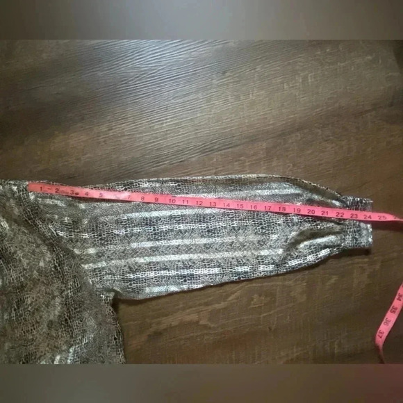 VINTAGE 70s silky animal print blouse size 14 EUC sz L YVES St. CLAIR office - Picture 16 of 16